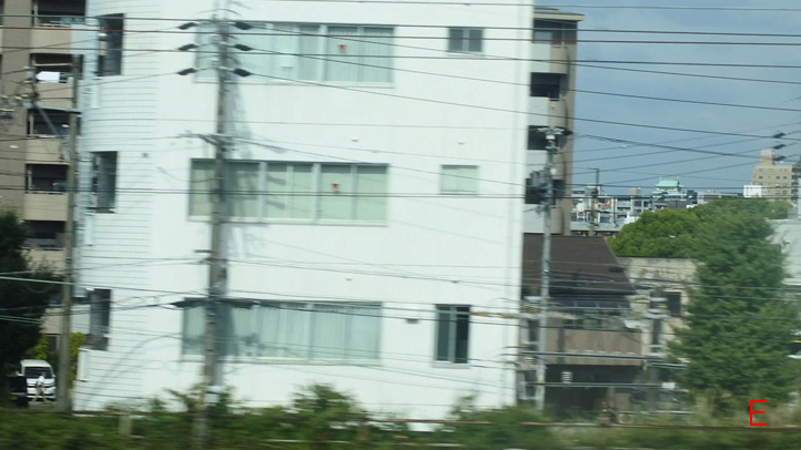 新幹線の車窓から名古屋城